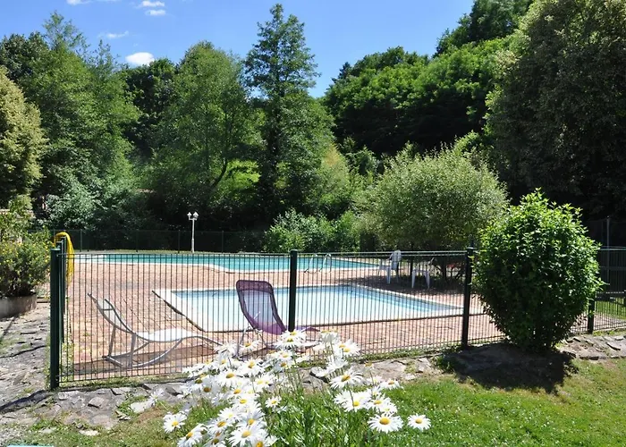 Les Du Moulin Du Chatain 1 Шале